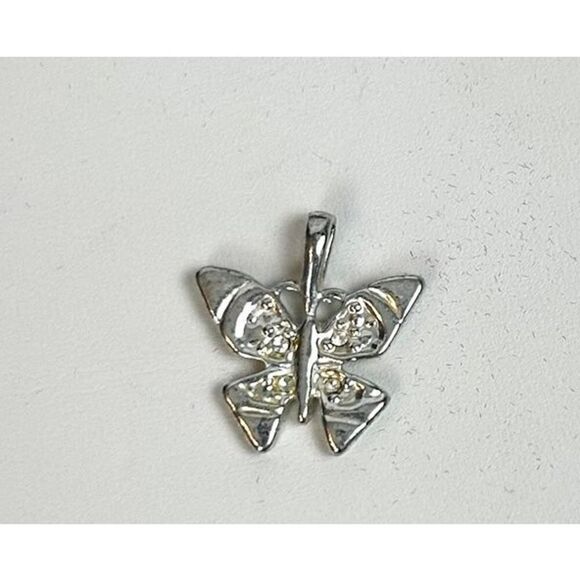 Sterling silver butterfly pendant - Picture 1 of 8